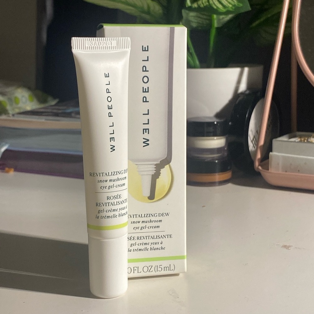 Revitalizing eye gel cream